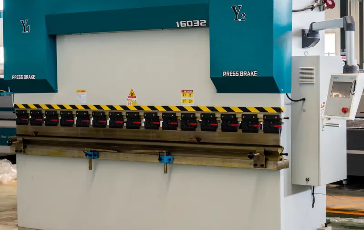 Plegadora LXSHOW de gama intermedia